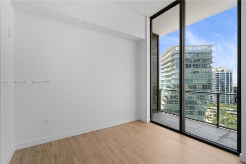 Condo in Miami, Florida, 1 bedroom  № 1860893 - photo 17