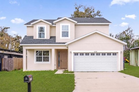 House in Orlando, Florida 4 bedrooms, 188.68 sq.m. № 2291159
