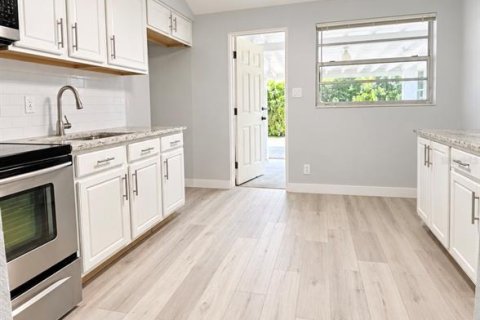 Appartement à louer à Orlando, Floride: 2 chambres, 67.82 m2 № 2380331 - photo 2