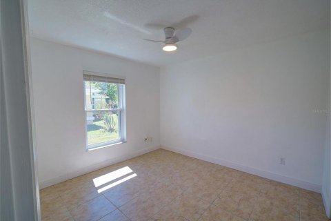 House in Orlando, Florida 3 bedrooms, 146.04 sq.m. № 1734791 - photo 28