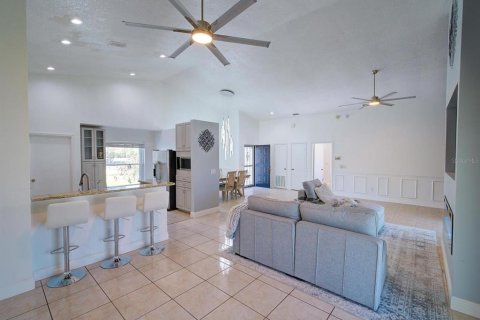 House in Orlando, Florida 3 bedrooms, 146.04 sq.m. № 1734791 - photo 8
