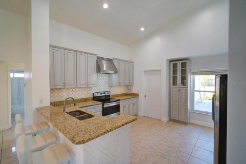 House in Orlando, Florida 3 bedrooms, 146.04 sq.m. № 1734791 - photo 10