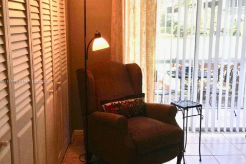 House in West Palm Beach, Florida 1 bedroom, 63.55 sq.m. № 1725966 - photo 4