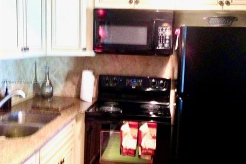House in West Palm Beach, Florida 1 bedroom, 63.55 sq.m. № 1725966 - photo 6