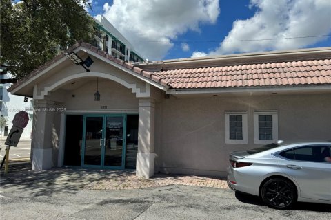 Commercial property in Hollywood, Florida № 1818538 - photo 3