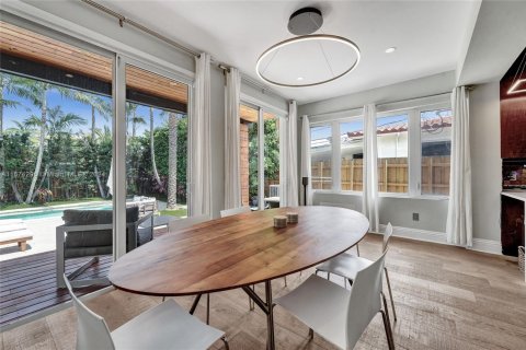 House in Miami Beach, Florida 3 bedrooms № 1764377 - photo 3