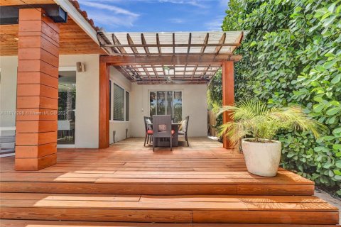 House in Miami Beach, Florida 3 bedrooms № 1764377 - photo 2