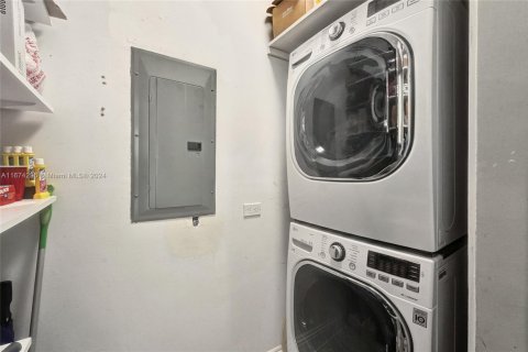 House in Miami Beach, Florida 3 bedrooms № 1764377 - photo 12
