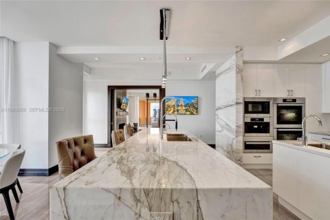 Copropriété à louer à Sunny Isles Beach, Floride: 4 chambres, 428.19 m2 № 2155142 - photo 23