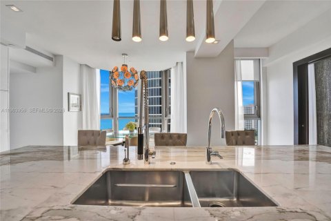 Copropriété à louer à Sunny Isles Beach, Floride: 4 chambres, 428.19 m2 № 2155142 - photo 29