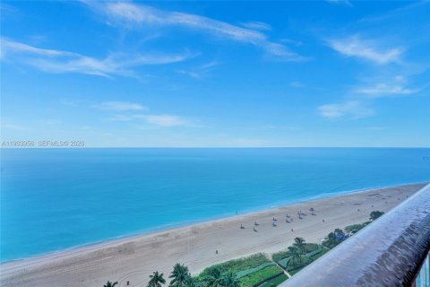 Copropriété à louer à Sunny Isles Beach, Floride: 4 chambres, 428.19 m2 № 2155142 - photo 10