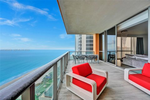 Copropriété à louer à Sunny Isles Beach, Floride: 4 chambres, 428.19 m2 № 2155142 - photo 9