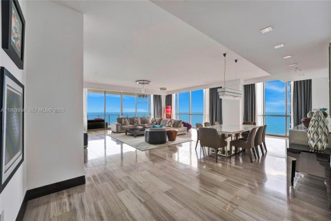 Copropriété à louer à Sunny Isles Beach, Floride: 4 chambres, 428.19 m2 № 2155142 - photo 13