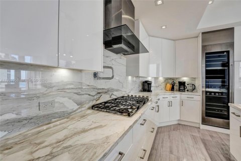 Copropriété à louer à Sunny Isles Beach, Floride: 4 chambres, 428.19 m2 № 2155142 - photo 27