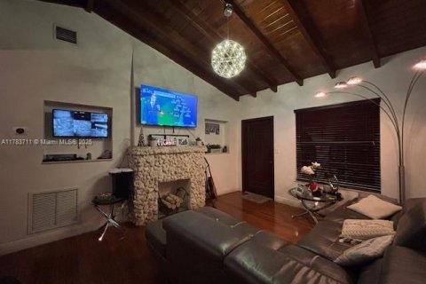 House in Miami, Florida 4 bedrooms, 174.01 sq.m. № 1727629 - photo 5