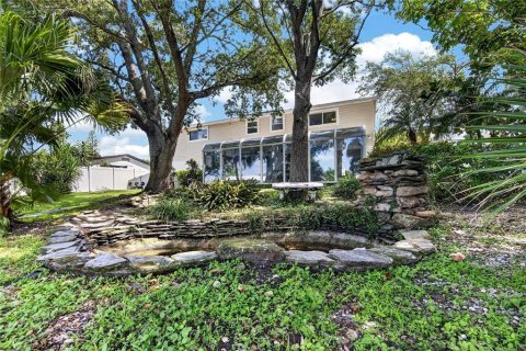 House in Tampa, Florida 4 bedrooms, 210.24 sq.m. № 2305872 - photo 7