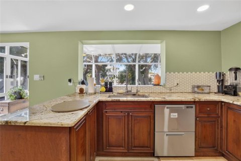 House in Tampa, Florida 4 bedrooms, 210.24 sq.m. № 2305872 - photo 20