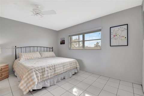 House in West Palm Beach, Florida 2 bedrooms, 77.02 sq.m. № 1692079 - photo 13