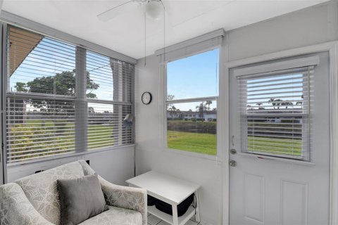 House in West Palm Beach, Florida 2 bedrooms, 77.02 sq.m. № 1692079 - photo 3