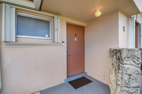 House in West Palm Beach, Florida 2 bedrooms, 77.02 sq.m. № 1692079 - photo 23