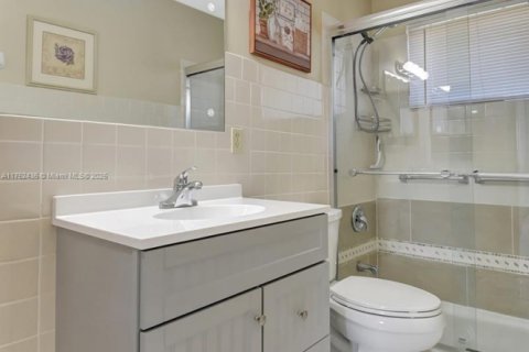 House in West Palm Beach, Florida 2 bedrooms, 77.02 sq.m. № 1692079 - photo 20