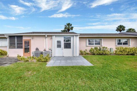 House in West Palm Beach, Florida 2 bedrooms, 77.02 sq.m. № 1692079 - photo 4