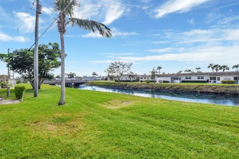 House in West Palm Beach, Florida 2 bedrooms, 77.02 sq.m. № 1692079 - photo 5