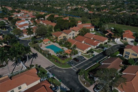 Villa ou maison à vendre à Coral Springs, Floride: 4 chambres, 182.18 m2 № 2085178 - photo 22