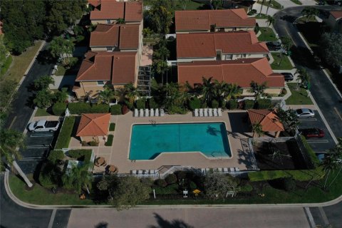 Villa ou maison à vendre à Coral Springs, Floride: 4 chambres, 182.18 m2 № 2085178 - photo 6
