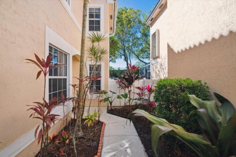 Villa ou maison à vendre à Coral Springs, Floride: 4 chambres, 182.18 m2 № 2085178 - photo 3