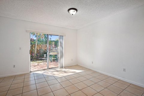 Villa ou maison à vendre à Coral Springs, Floride: 4 chambres, 182.18 m2 № 2085178 - photo 14