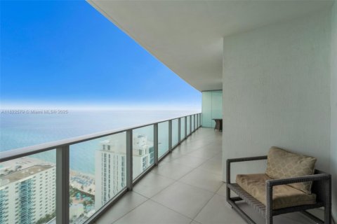 Condo in Hollywood, Florida, 2 bedrooms  № 1790602 - photo 9