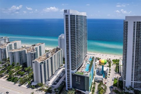 Condo in Hollywood, Florida, 2 bedrooms  № 1790602 - photo 2
