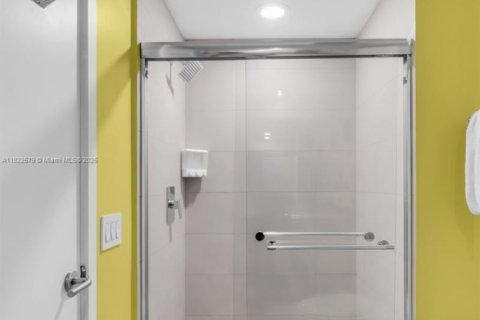 Condo in Hollywood, Florida, 2 bedrooms  № 1790602 - photo 28