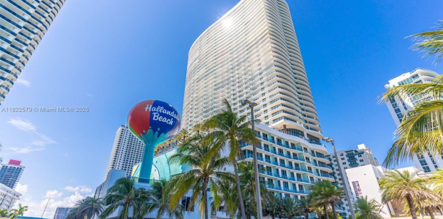 Condo in Hollywood, Florida, 2 bedrooms № 1790602