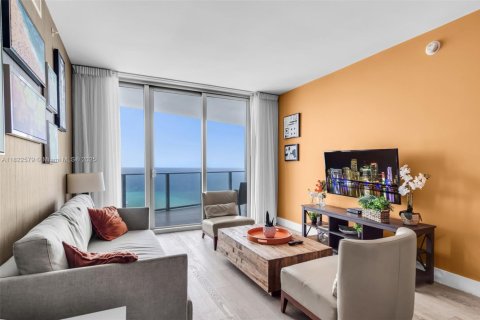 Condo in Hollywood, Florida, 2 bedrooms  № 1790602 - photo 12