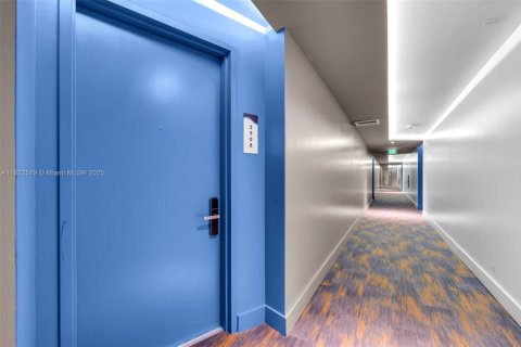 Condo in Hollywood, Florida, 2 bedrooms  № 1790602 - photo 7