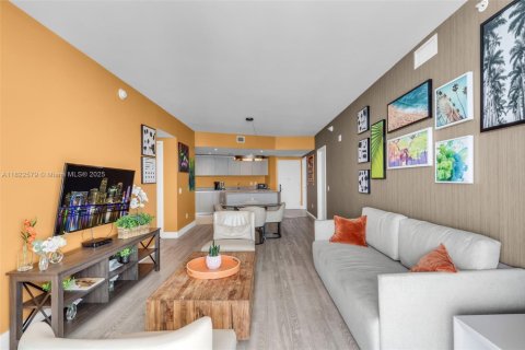 Condo in Hollywood, Florida, 2 bedrooms  № 1790602 - photo 17