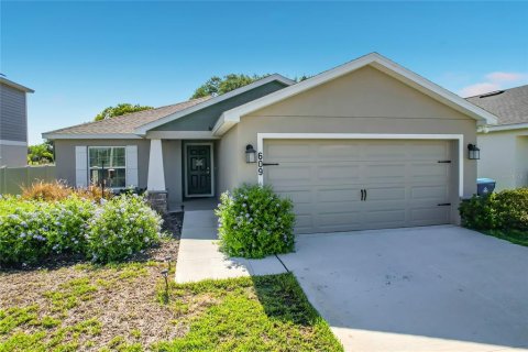 House in Haines City, Florida 4 bedrooms, 148.36 sq.m. № 2107782