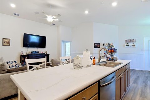 House in Haines City, Florida 4 bedrooms, 148.36 sq.m. № 2107782 - photo 12