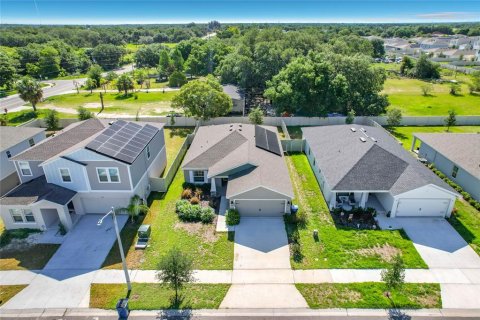 House in Haines City, Florida 4 bedrooms, 148.36 sq.m. № 2107782 - photo 3