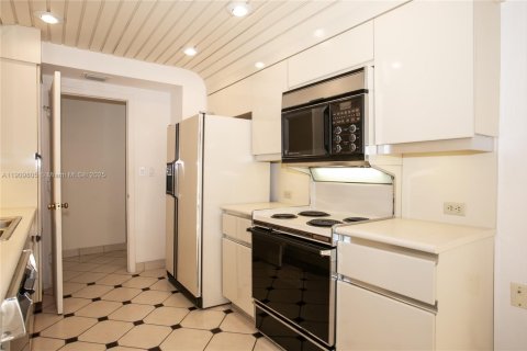 Condominio en venta en Aventura, Florida, 2 dormitorios, 141.21 m2 № 1965572 - foto 12