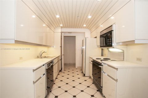 Condominio en venta en Aventura, Florida, 2 dormitorios, 141.21 m2 № 1965572 - foto 14