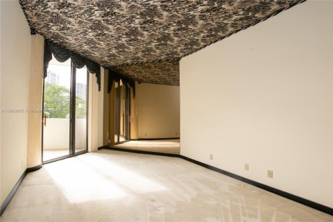 Condominio en venta en Aventura, Florida, 2 dormitorios, 141.21 m2 № 1965572 - foto 15