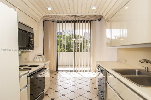 Condominio en venta en Aventura, Florida, 2 dormitorios, 141.21 m2 № 1965572 - foto 10