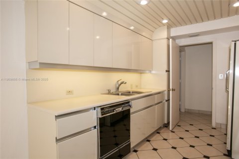 Condominio en venta en Aventura, Florida, 2 dormitorios, 141.21 m2 № 1965572 - foto 13