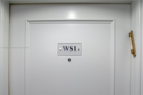 Condominio en venta en Aventura, Florida, 2 dormitorios, 141.21 m2 № 1965572 - foto 1