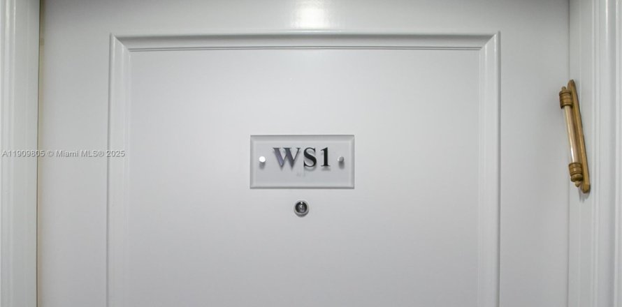 Condominio en Aventura, Florida, 2 dormitorios № 1965572