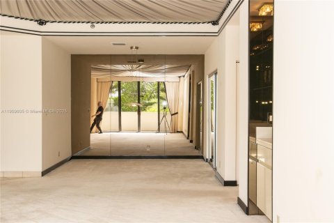 Condominio en venta en Aventura, Florida, 2 dormitorios, 141.21 m2 № 1965572 - foto 8