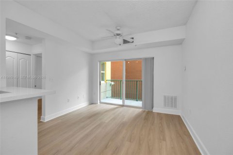 Condo in South Miami, Florida, 1 bedroom № 2050877